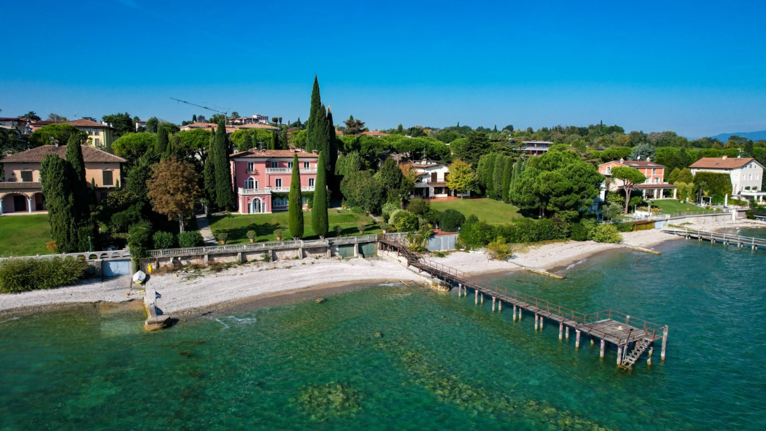 7 bedroom villa for sale in Lake Garda