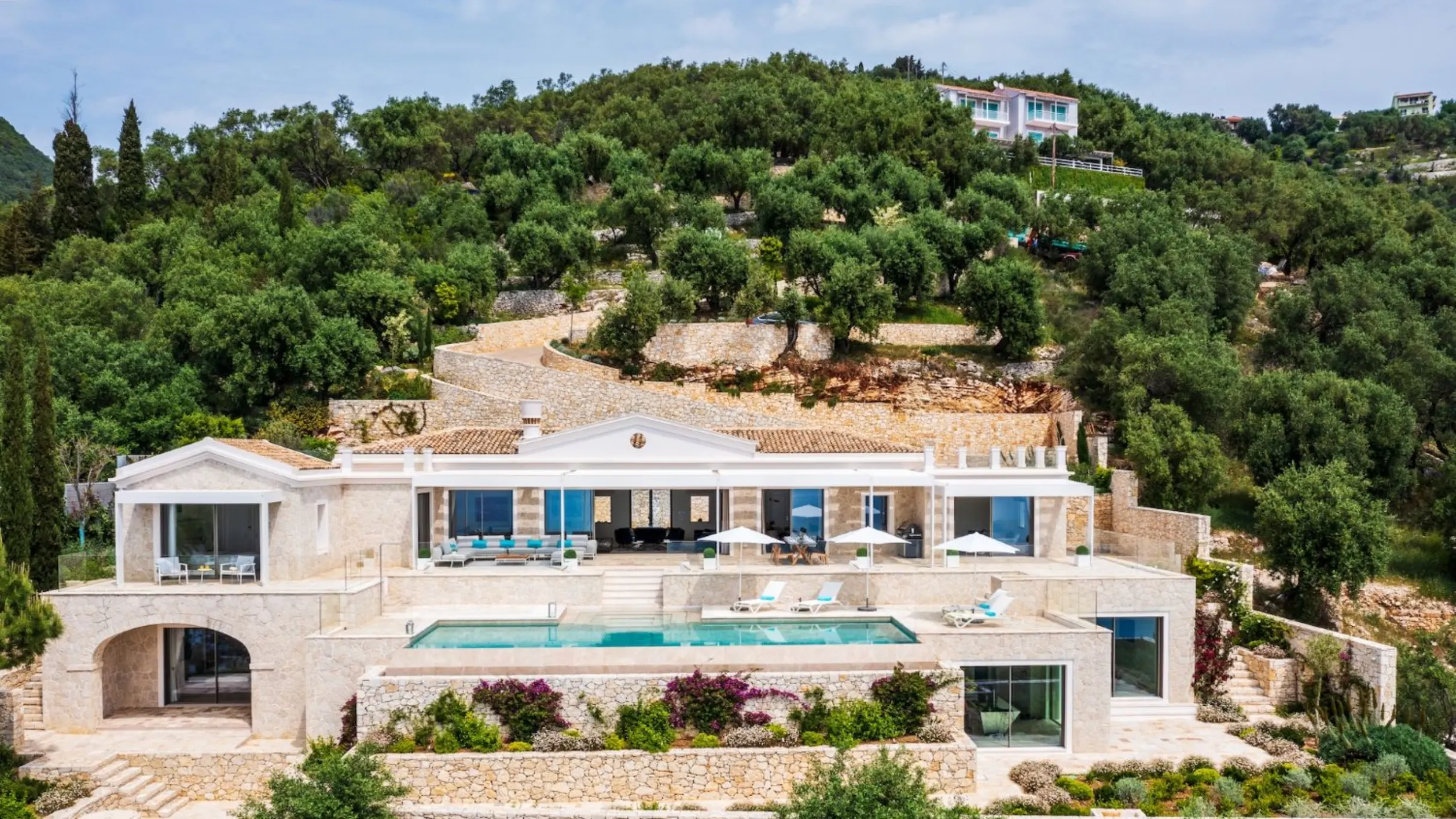 6 bedroom villa for sale in Agni