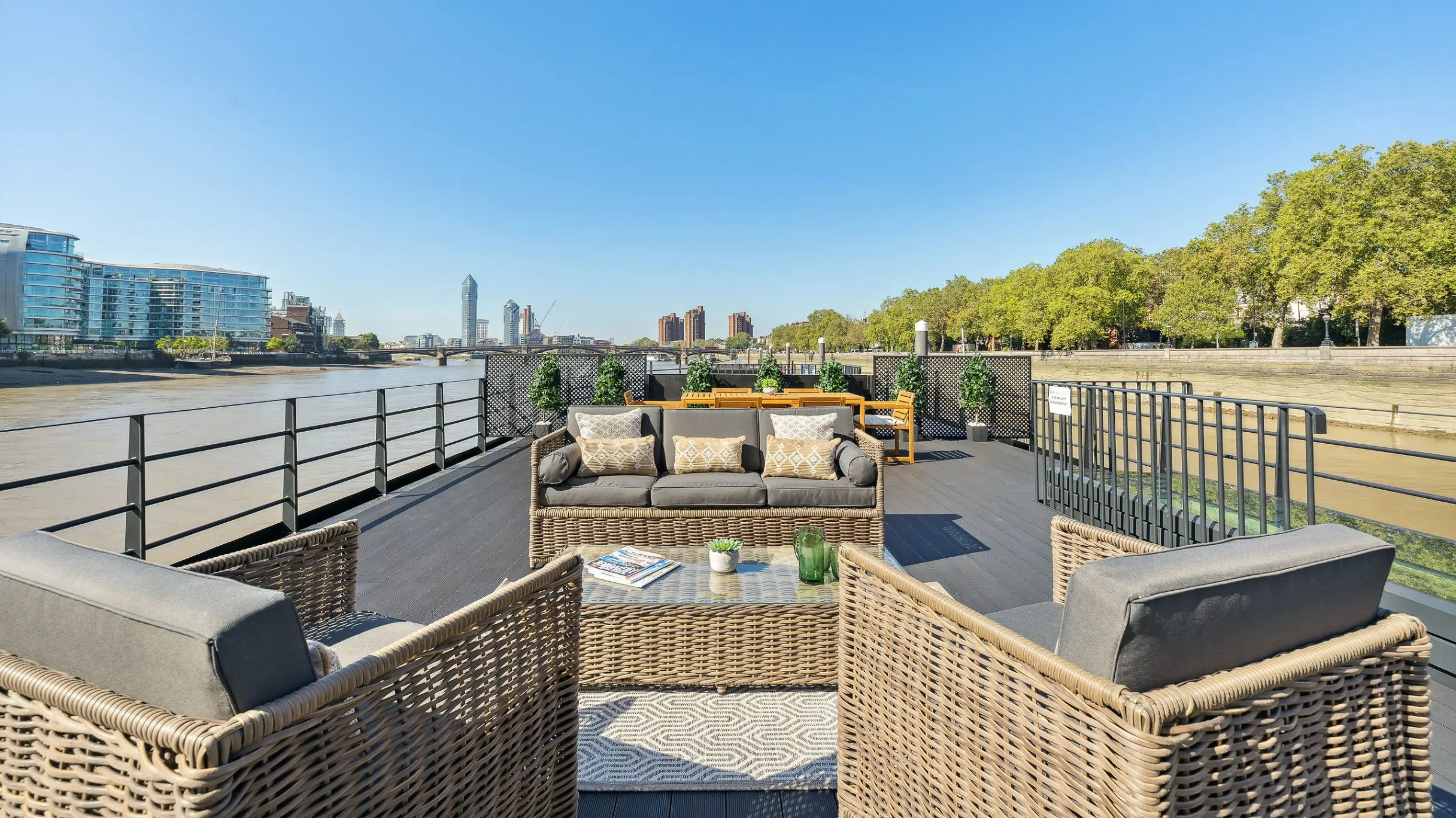 Large terrace deck on the houseboat
