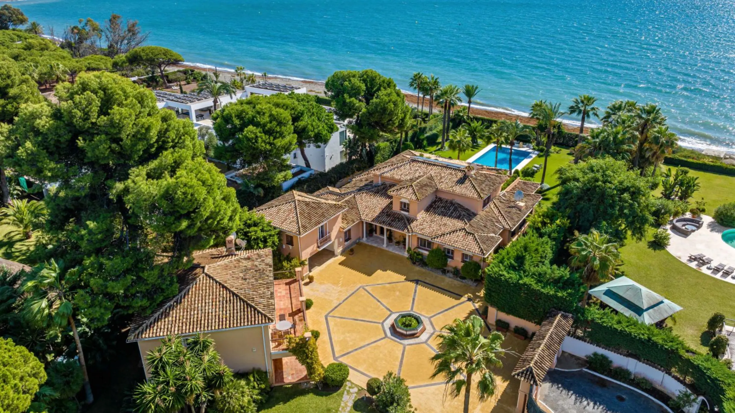 9 bedroom villa for sale in Paraiso Barronal