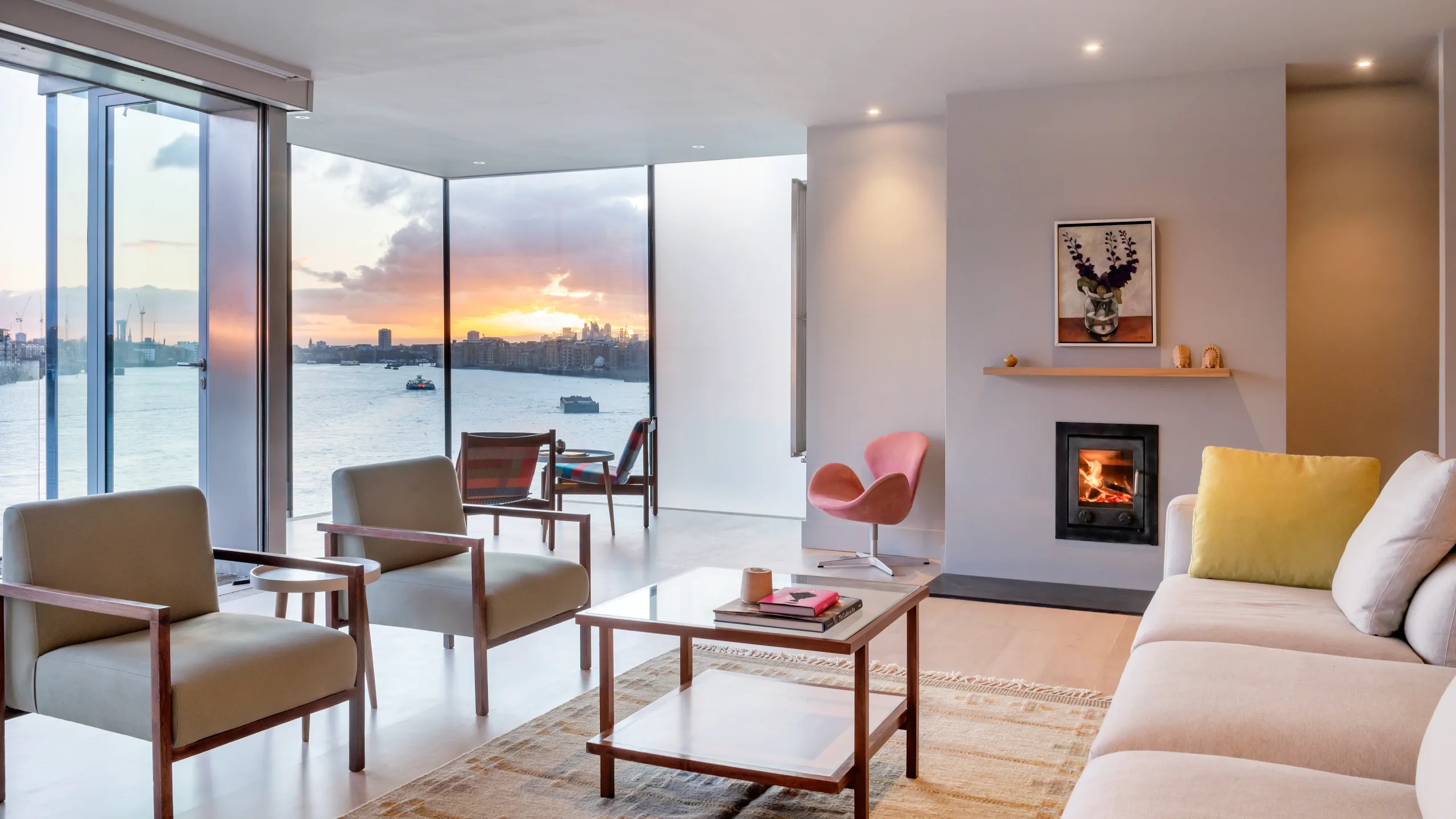 Spacious apartment for sale in Ratcliffe Wharf