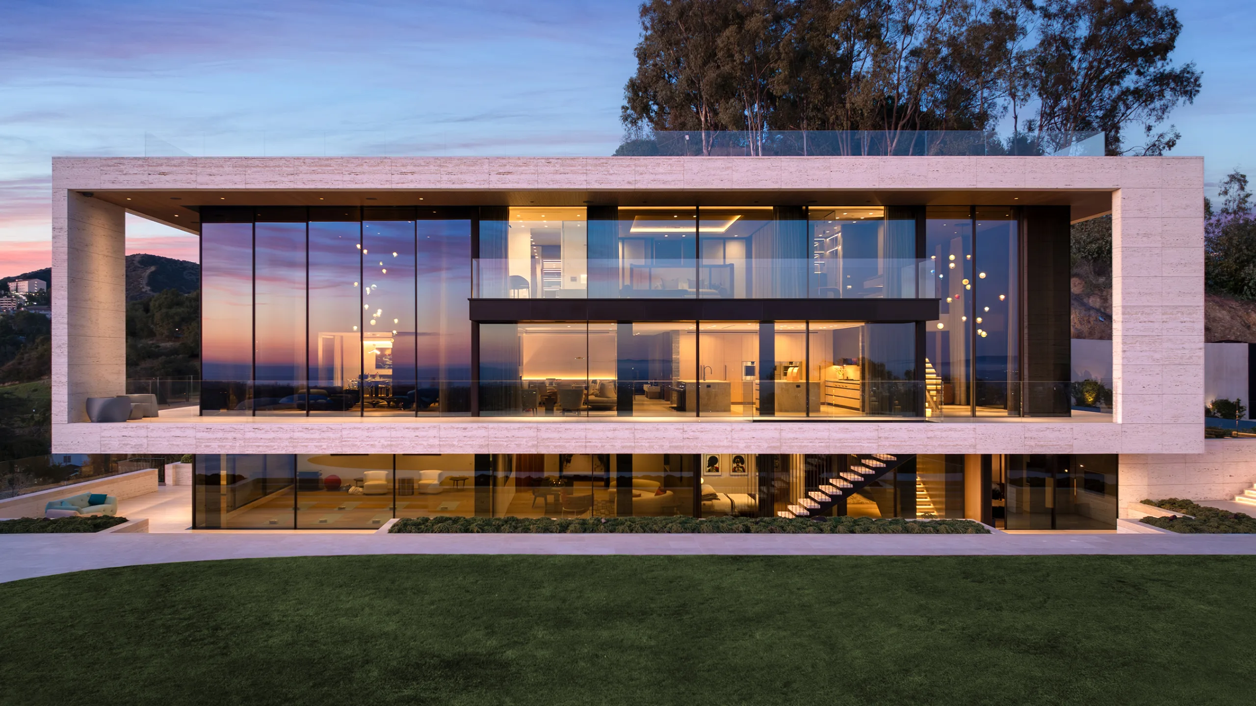 684 Firth Ave, Los Angeles, CA 90049