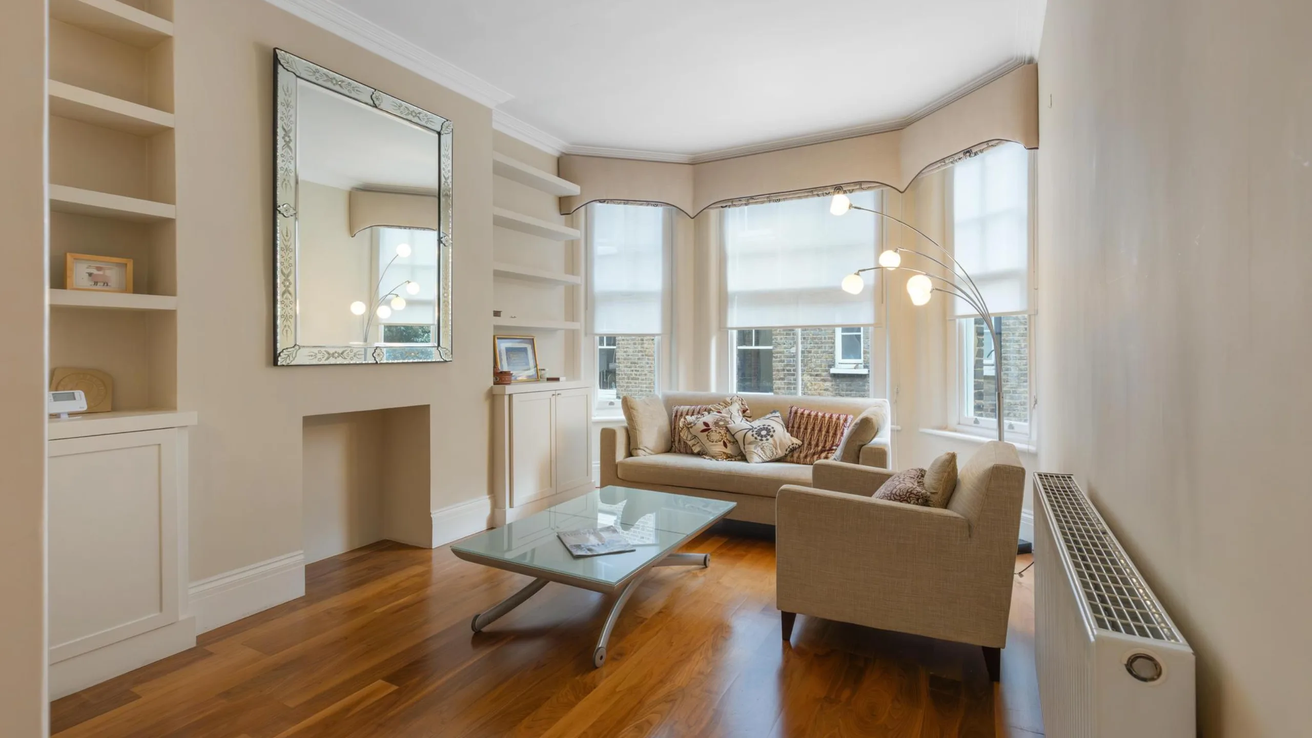 2 bedroom flat for sale in Kings Road, London, SW3