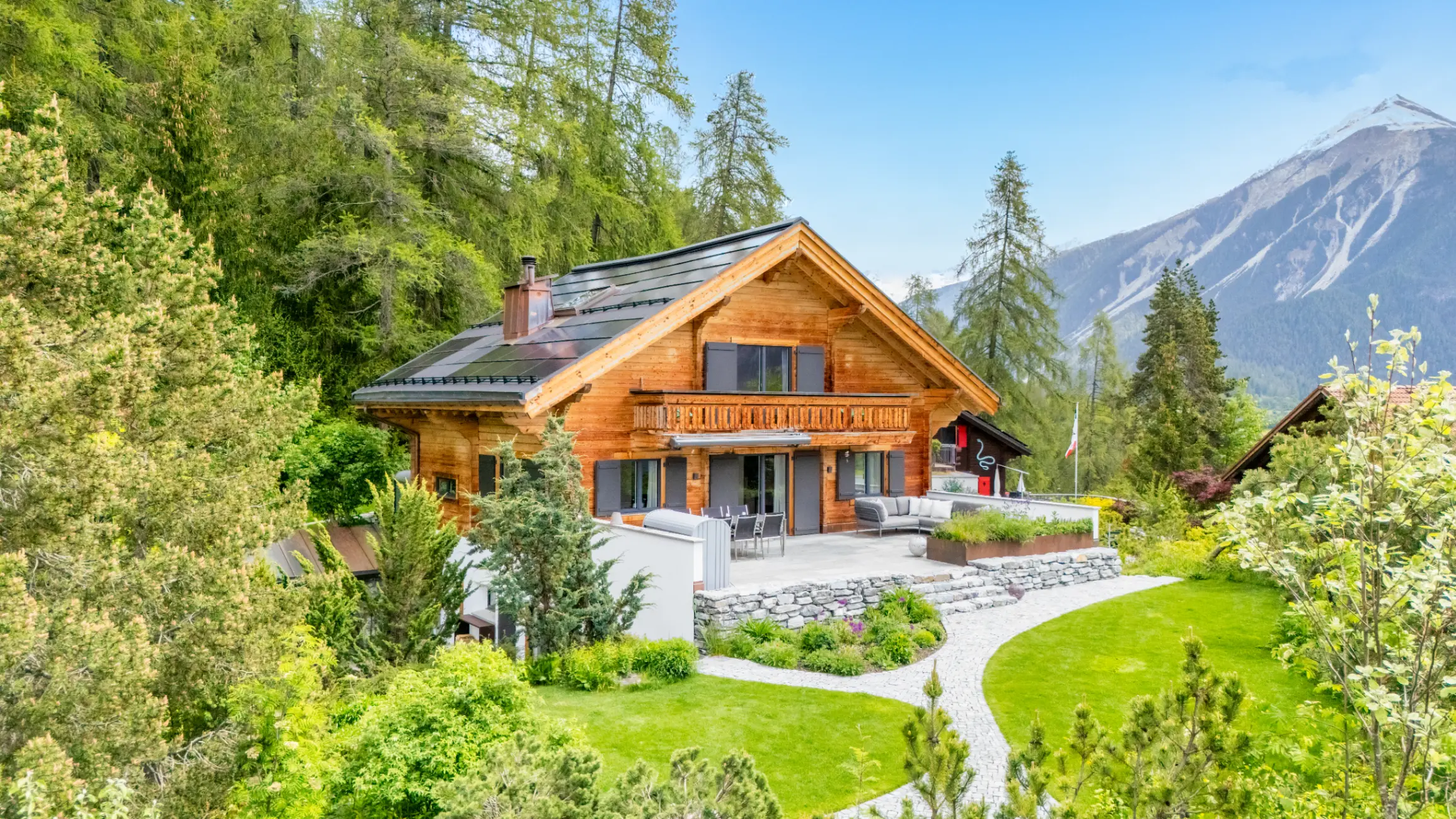 2 bedroom house for sale in Alvaneu Dorf, Graubünden, Switzerland. Guide price CHF 2,500,000
