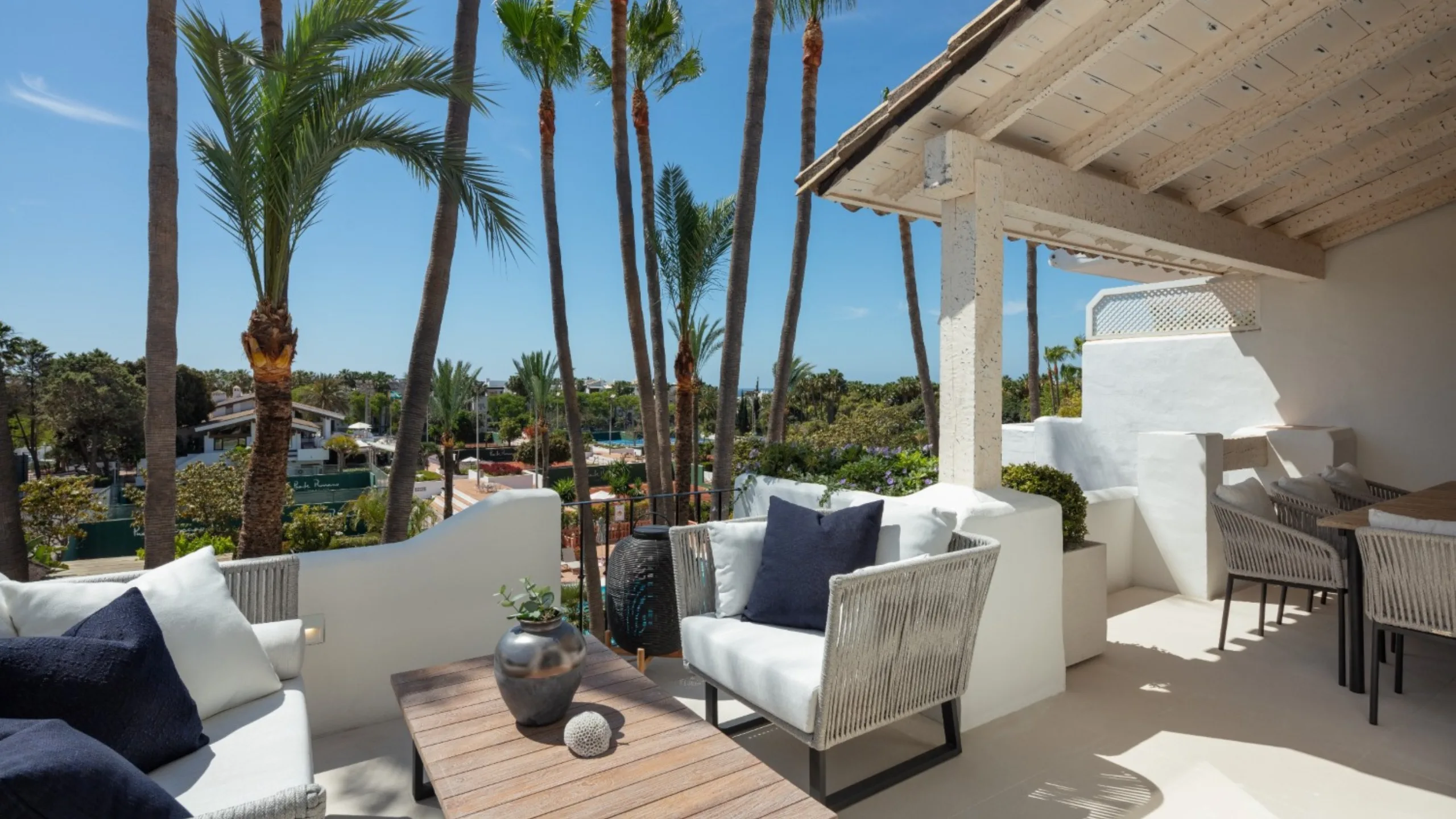 3 bedroom penthouse for sale in Puente Romano