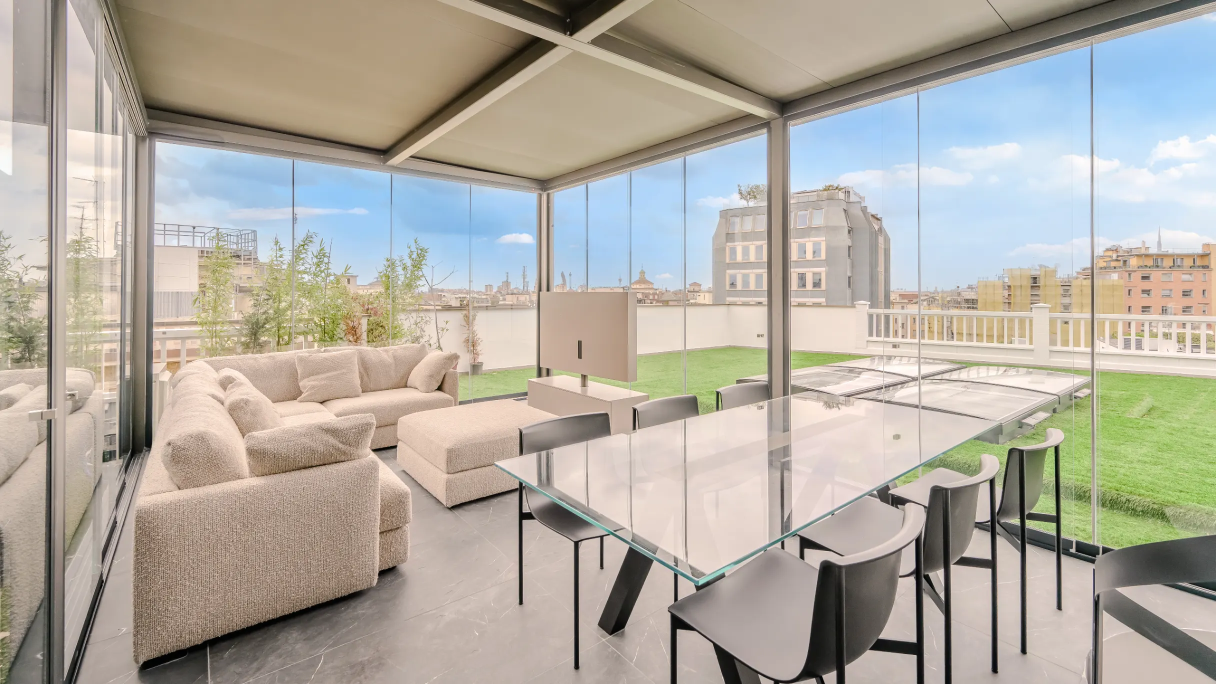 2 bedroom penthouse for sale in Milan, Lombardy