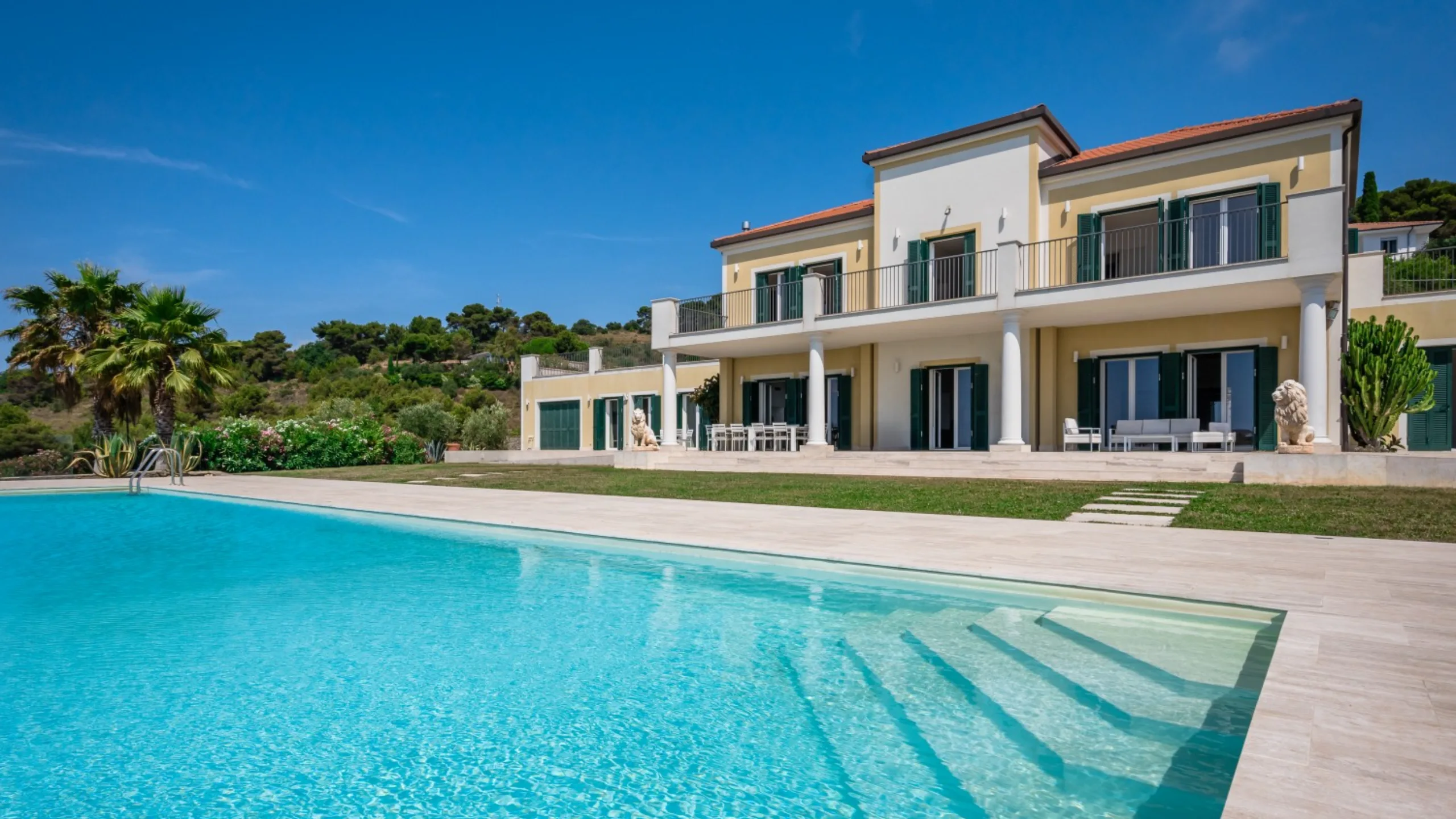 8 bedroom villa for sale in Sanremo