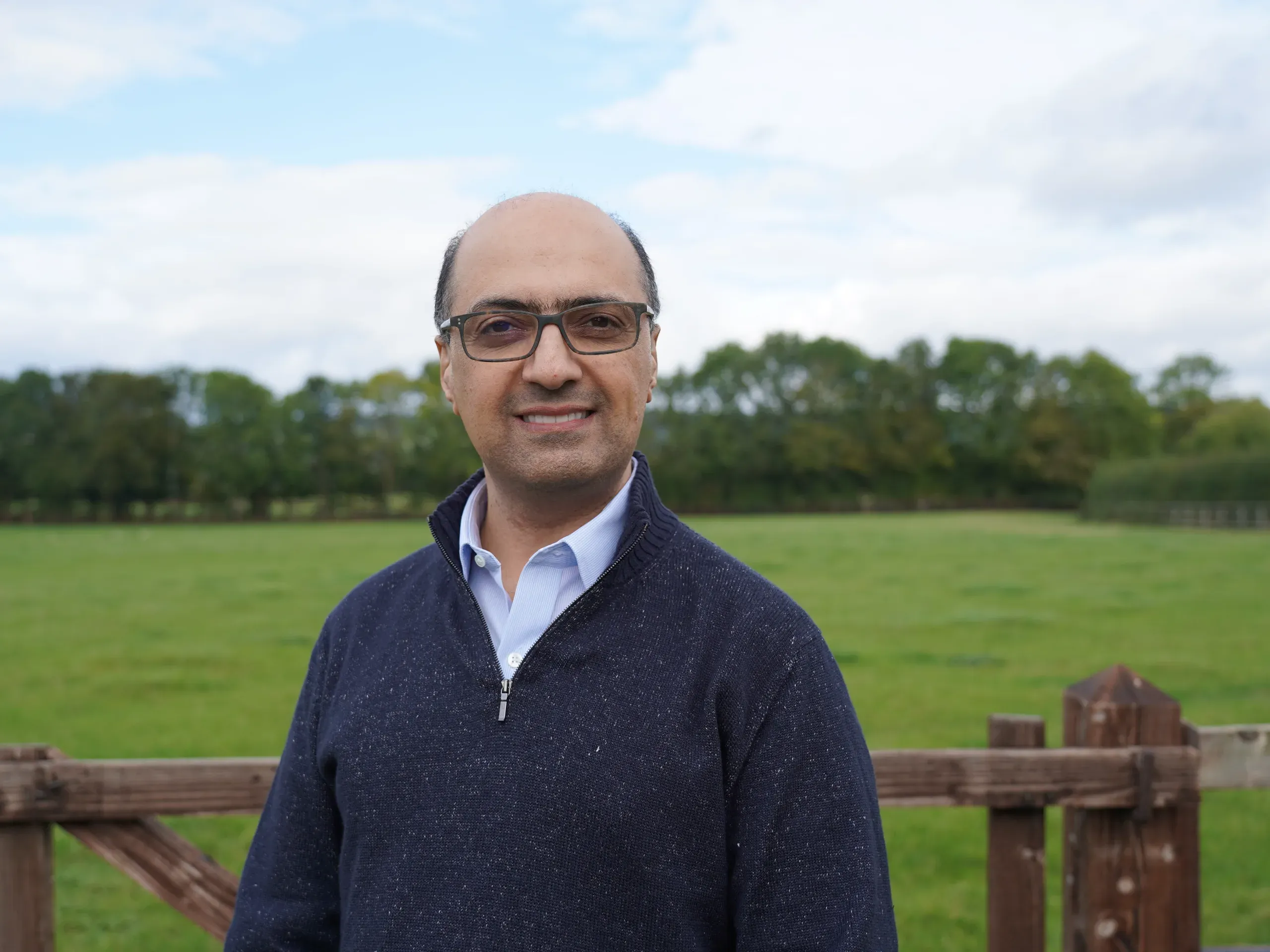 dr-hosein-khajeh-hosseiny facing the camera and smiling