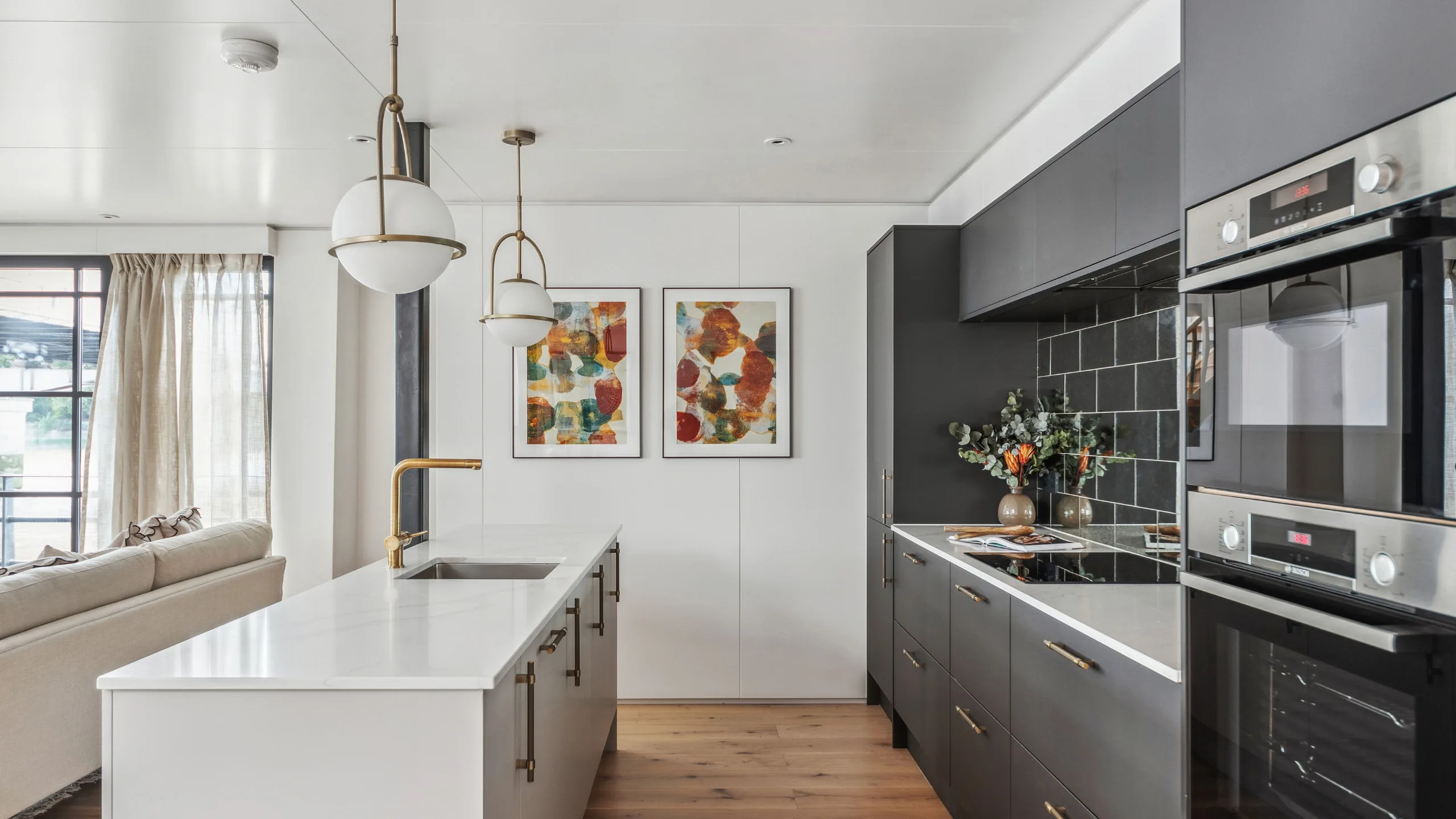 Fully equipped kitchen on the houseboat