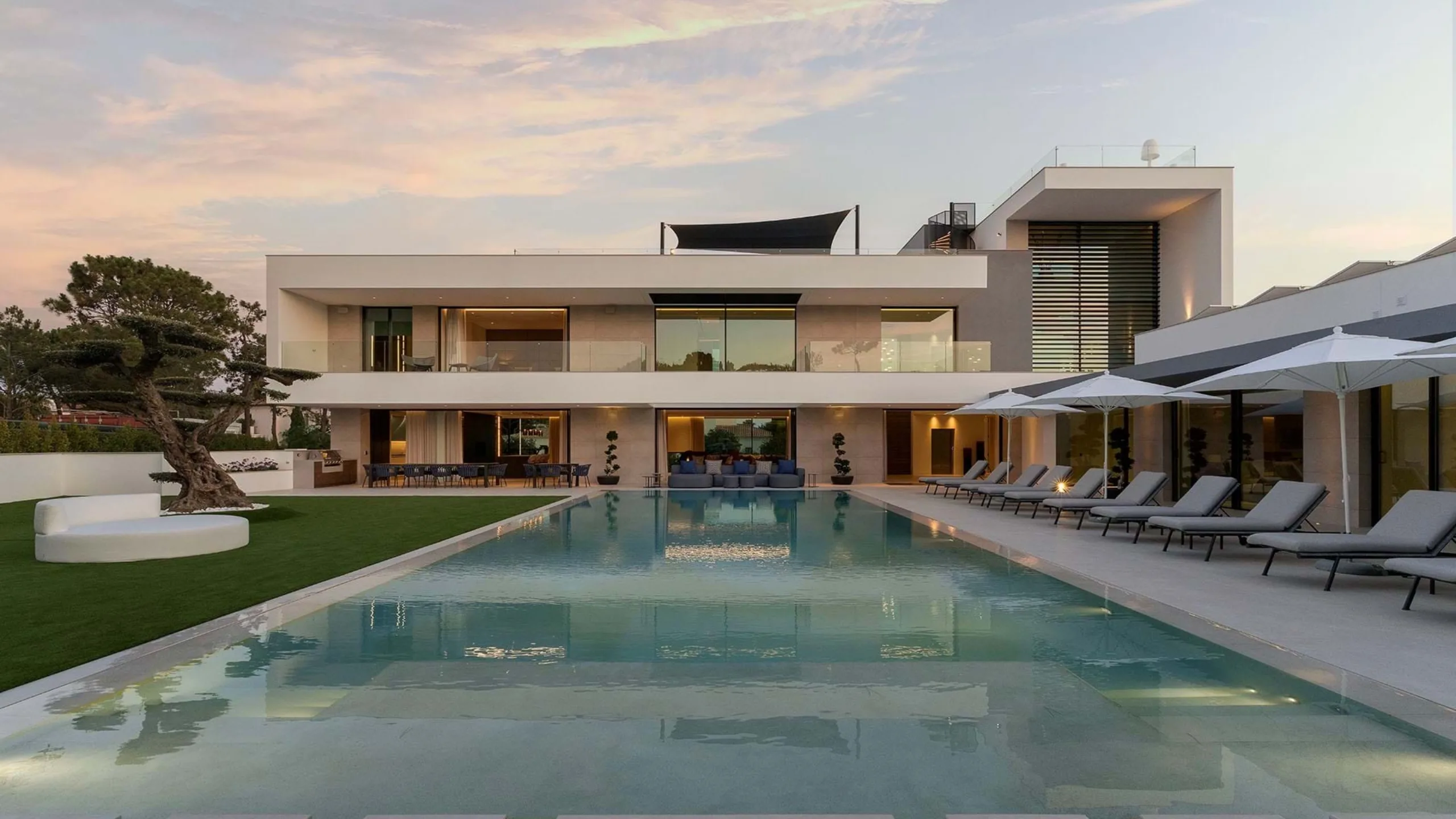 8 bedroom villa for sale in Quinta do Lago, Algarve, Portugal