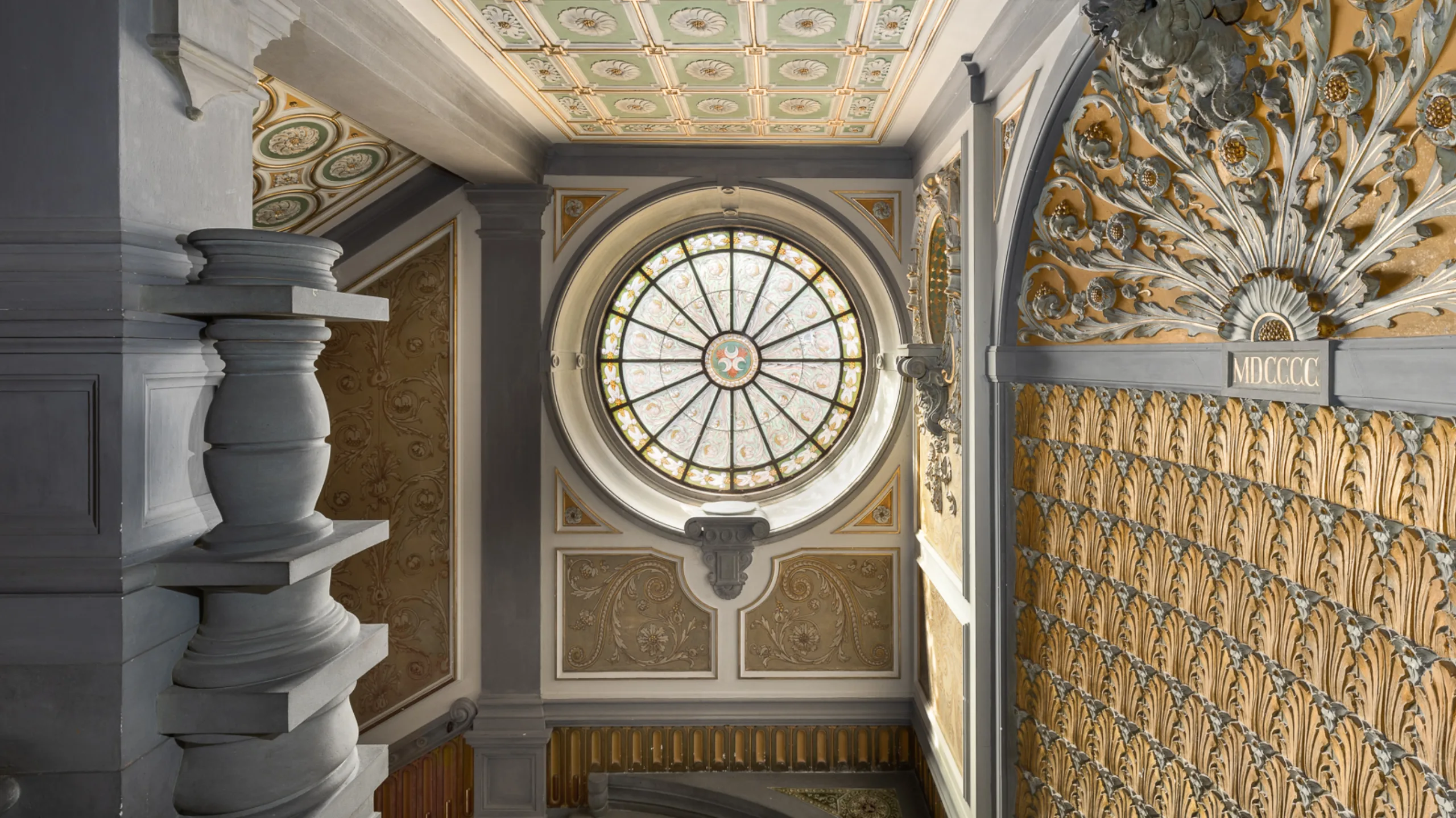 Villa for sale in Florence ceiling