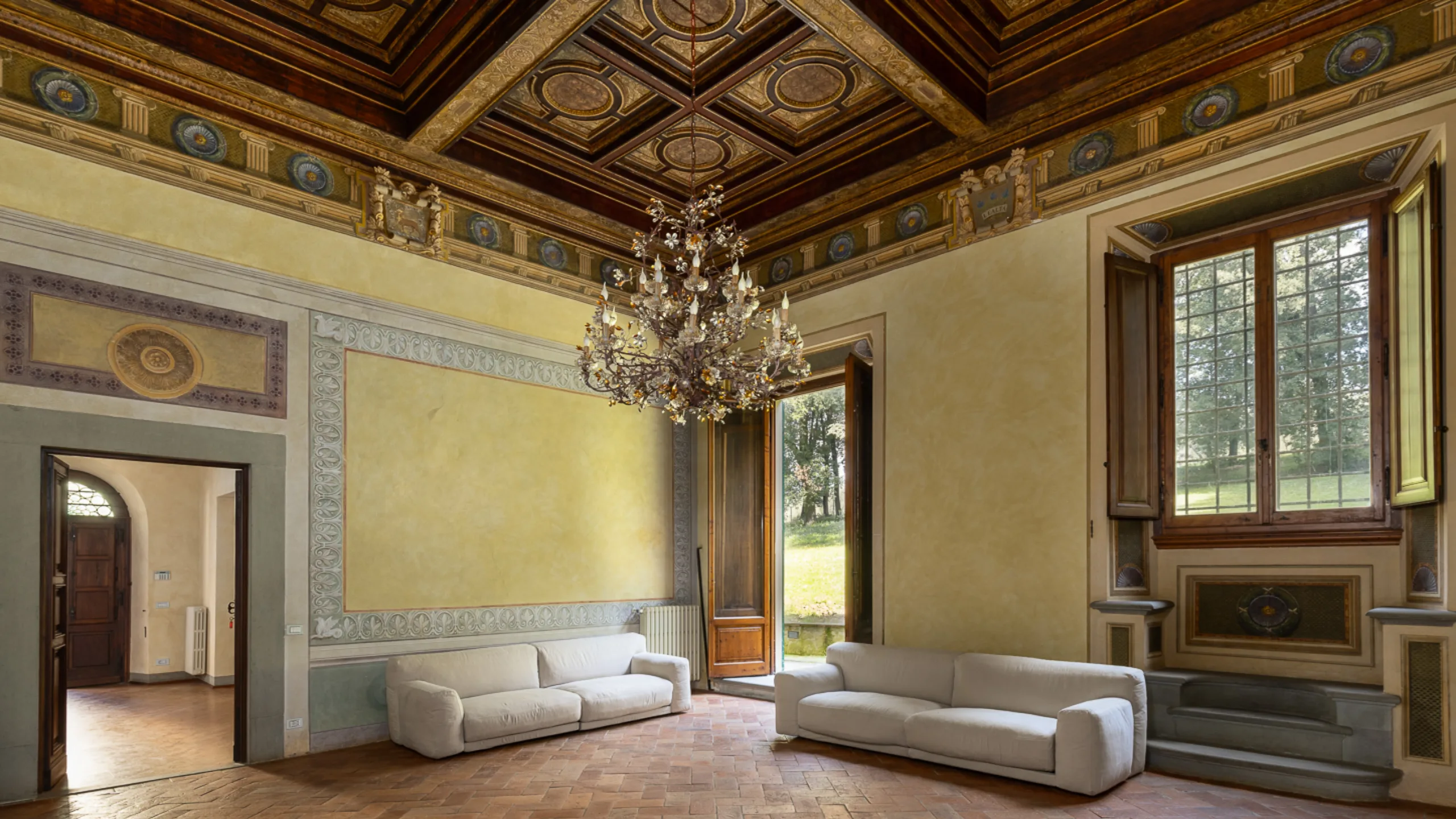 Villa for sale in Florence living room