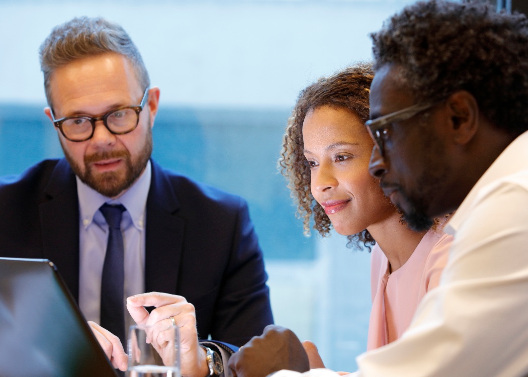 Advisors holding a meeting