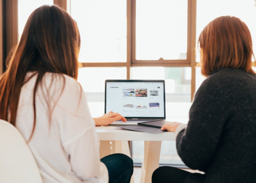 Two colleagues collaborating