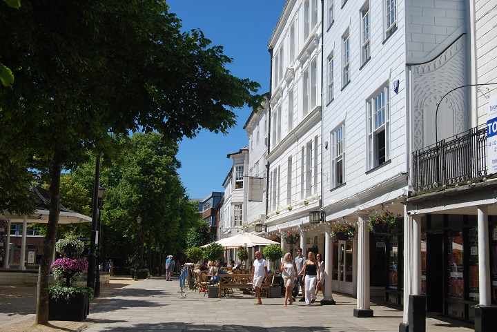 Image of Pandemic sees return of expats to UK despite travel restrictions