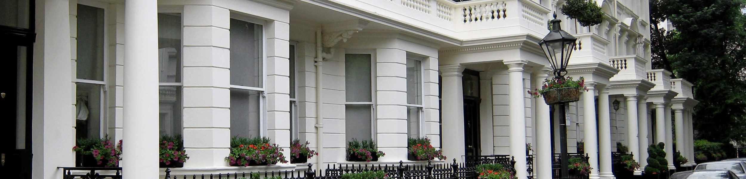 After the Pandemic: London Super-Prime Market Rebounds as Country House Demand Cools