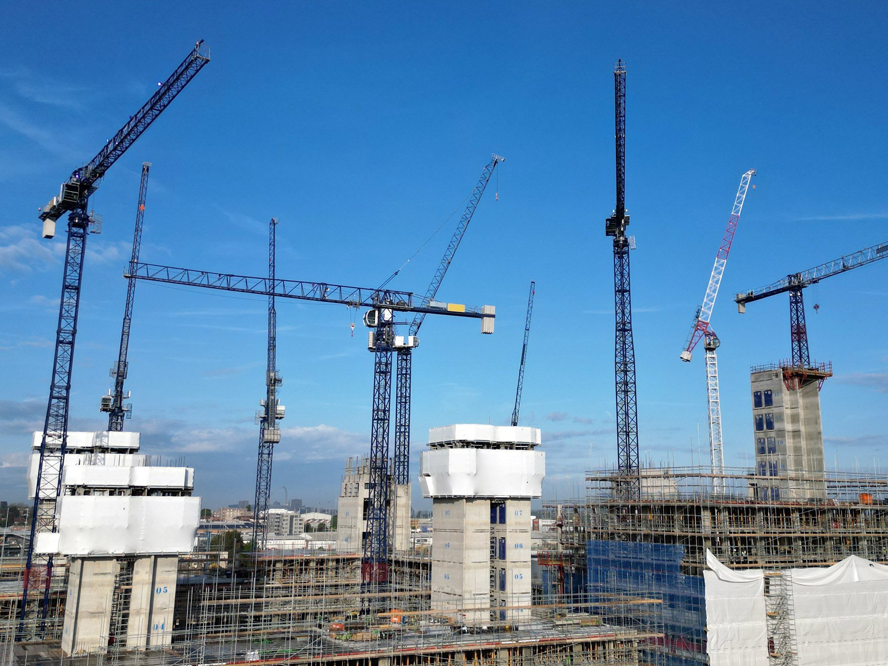 Image of How to navigate development challenges in a transitional market