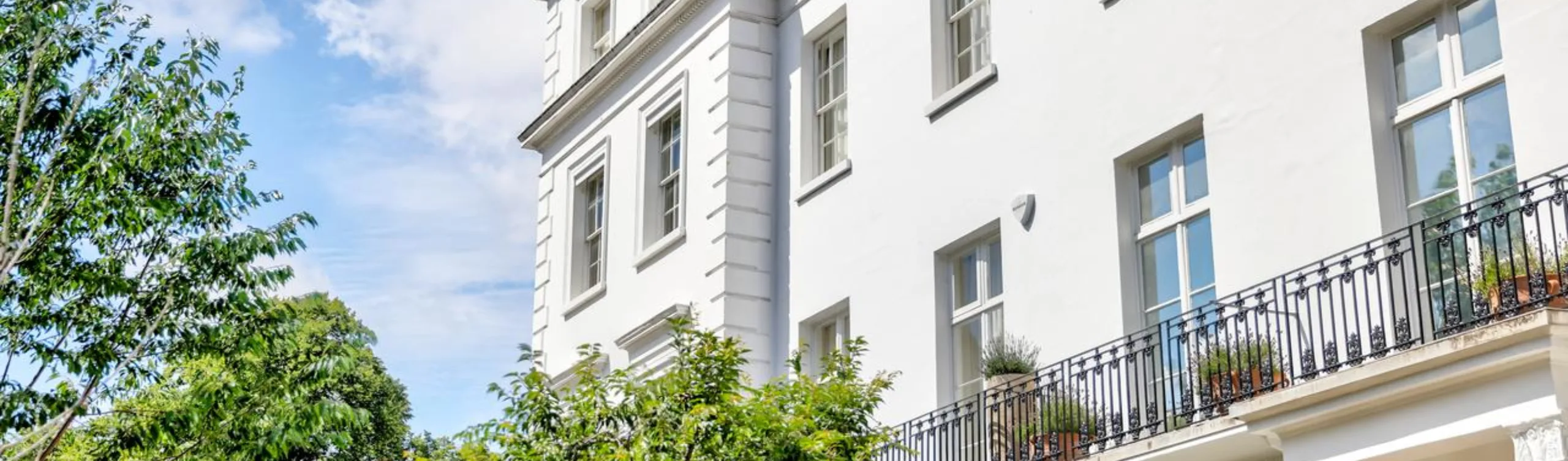 Prime Central London Sellers Cut Prices to Attract Buyers