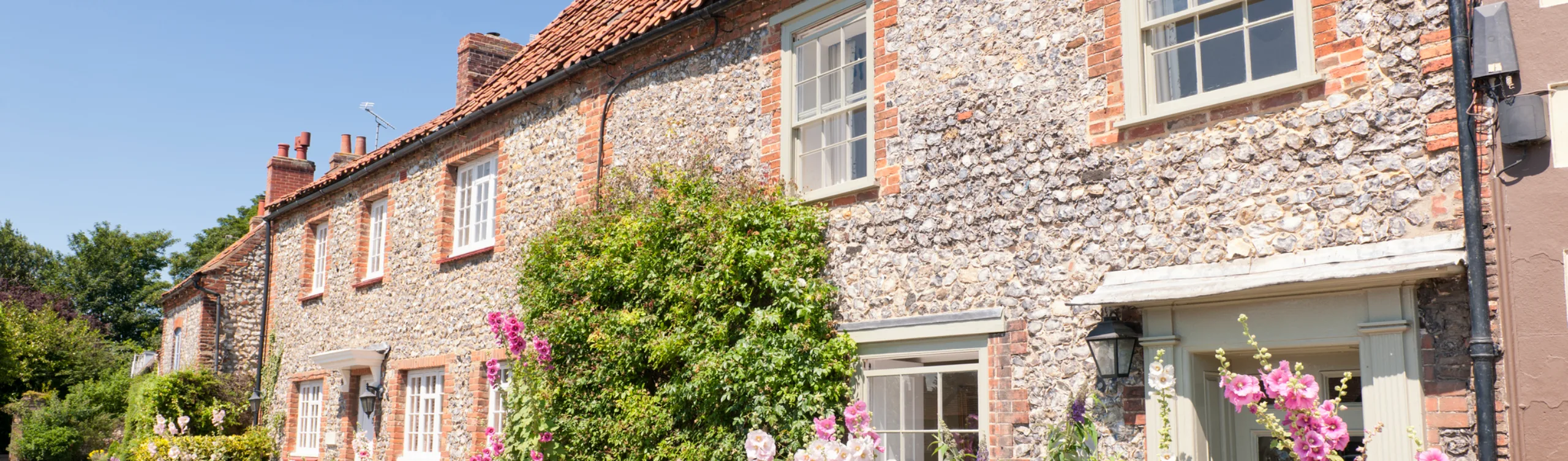 Country Market Stirs into Life as Asking Prices Fall