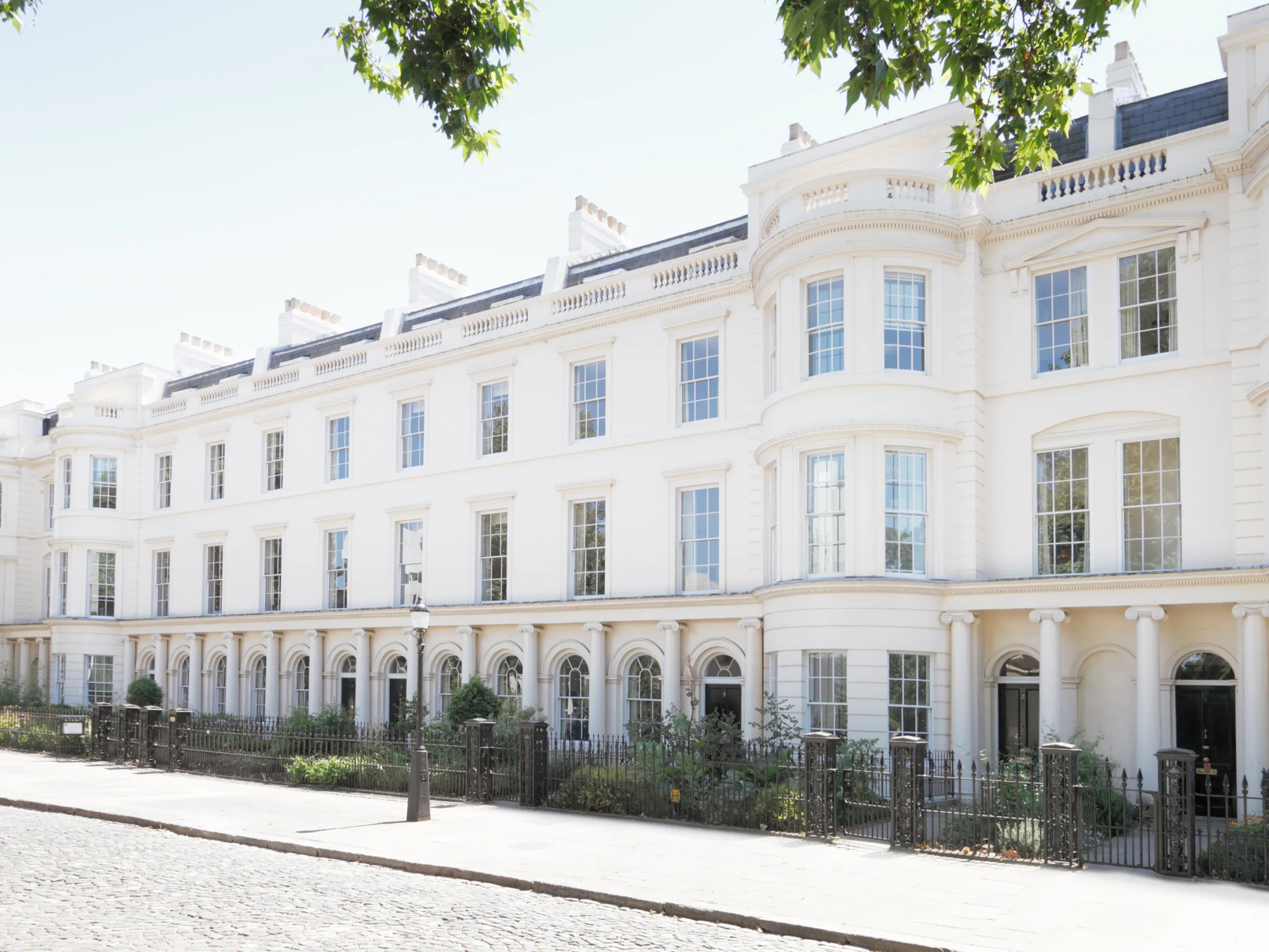 Image of Price Growth Gap in London Widens to Brexit Levels as PCL Buyers Circle