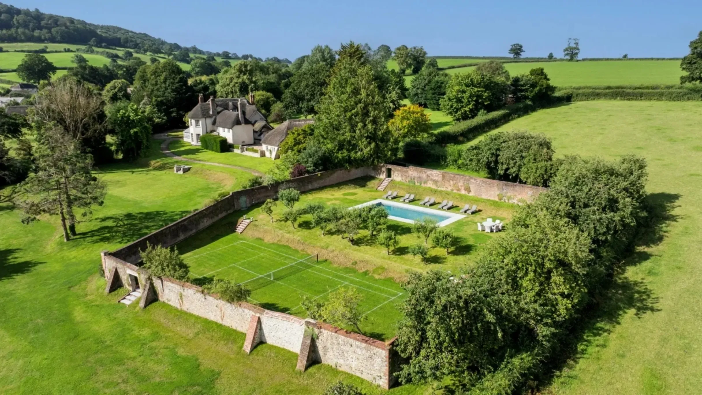 Pomeroy House, an elegant and beautifully refurbished 17th century Georgian house set in the charming village of Gittisham. 