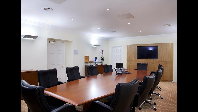 78 Pall Mall's private meeting room with high spec furniture