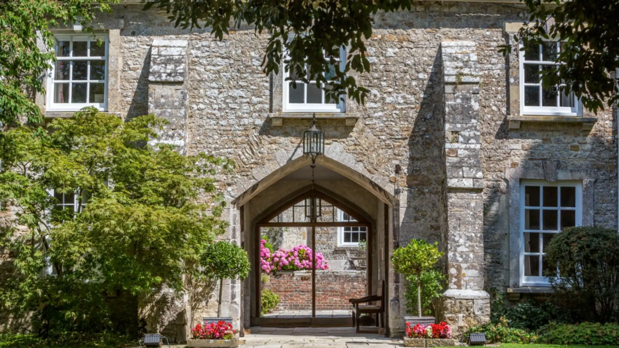 Bingham's Melcombe exterior