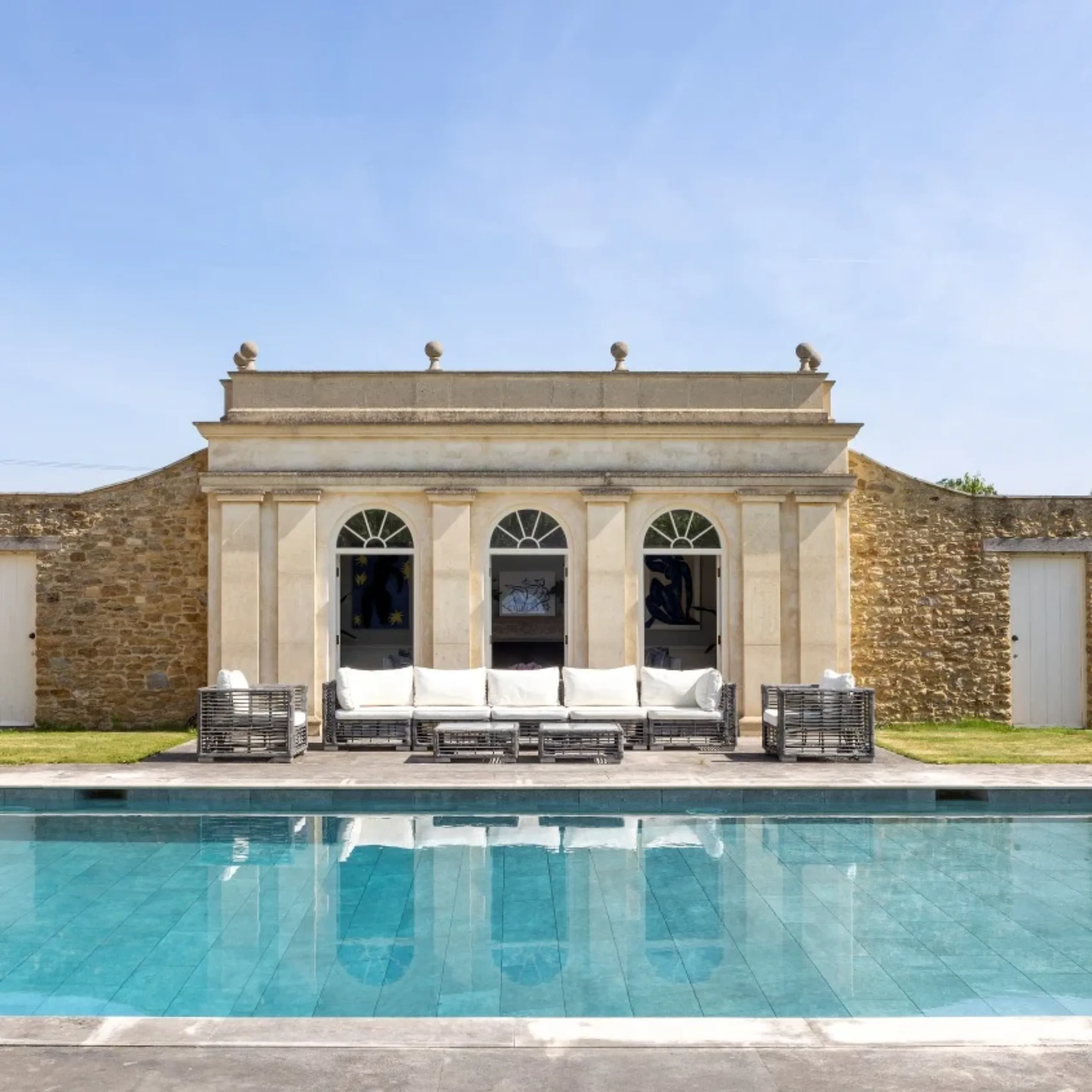 Luxurious homes for sale in the UK with swimming pools