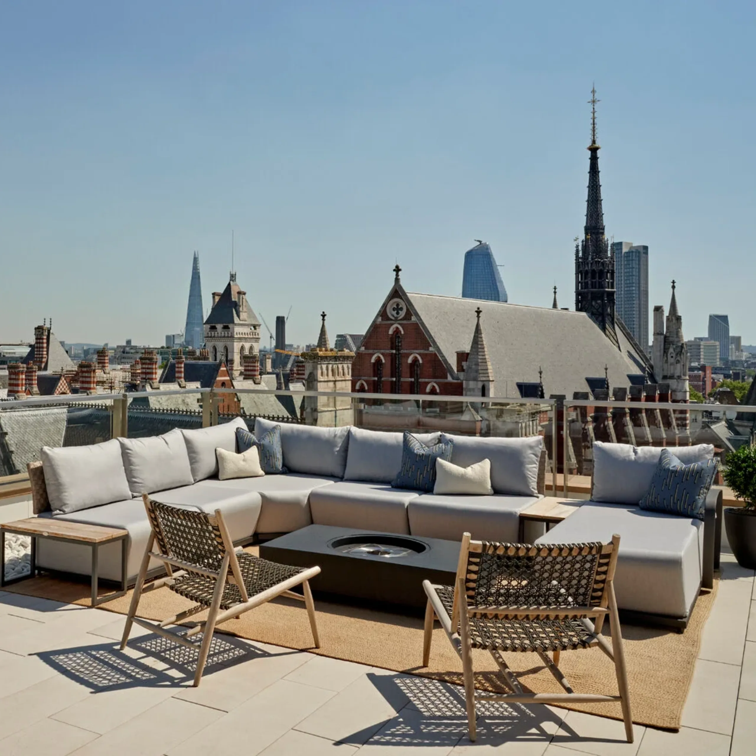 Transform your garden: design your perfect outdoor living space