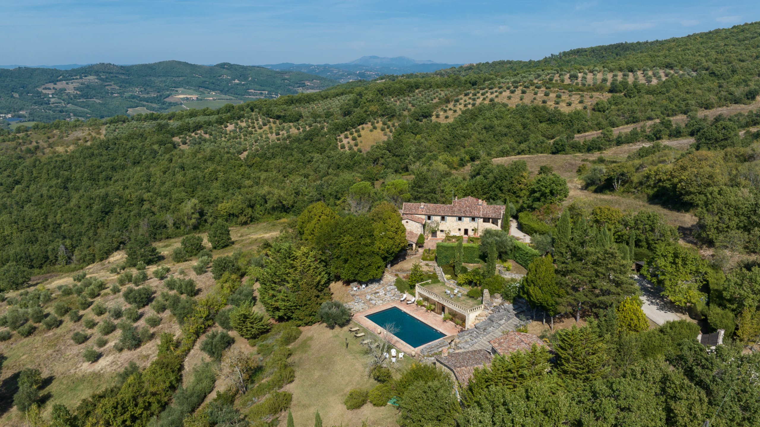 9 bedroom farmhouse for sale in Umbertide, Perugia