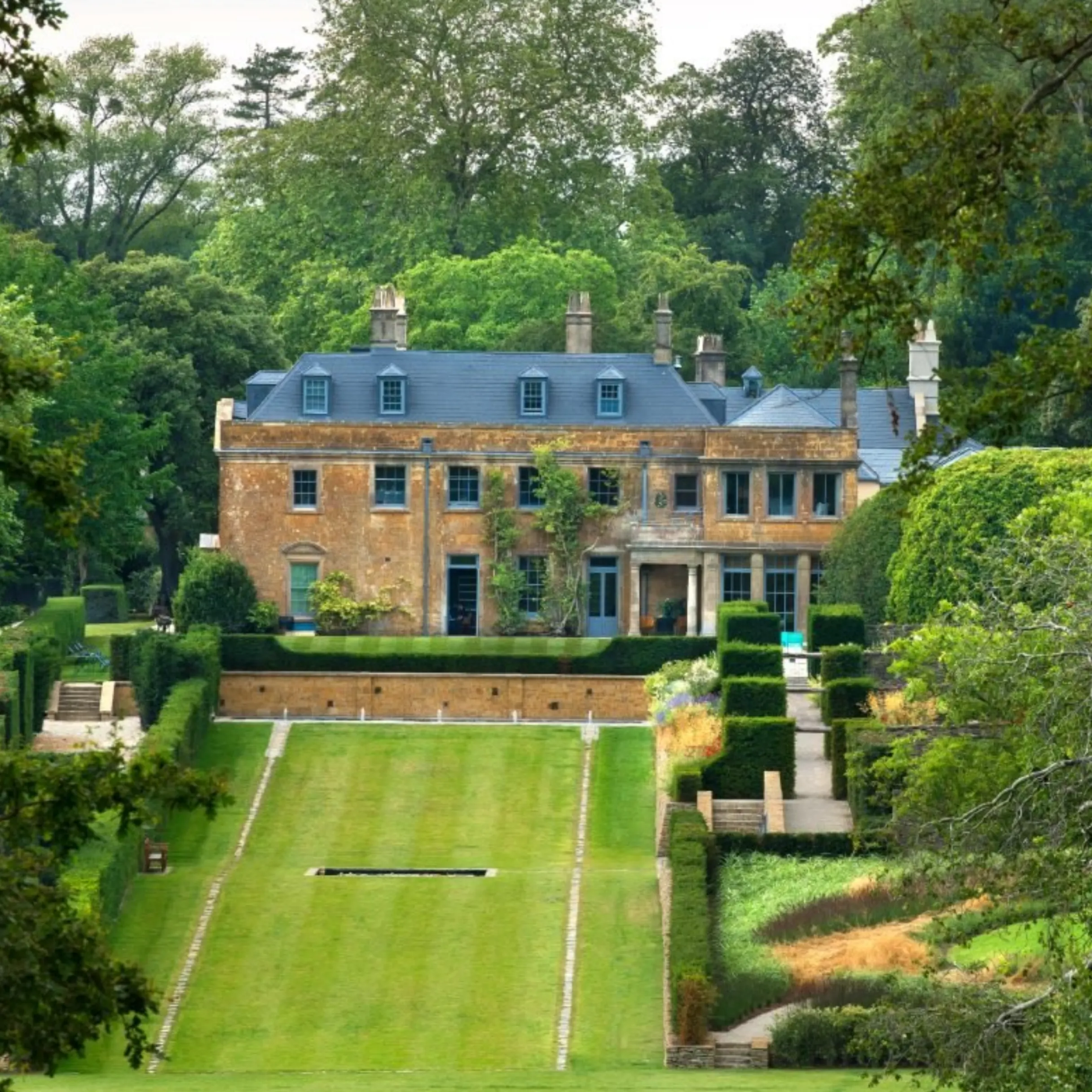 Image of The countryside’s 'in crowd'