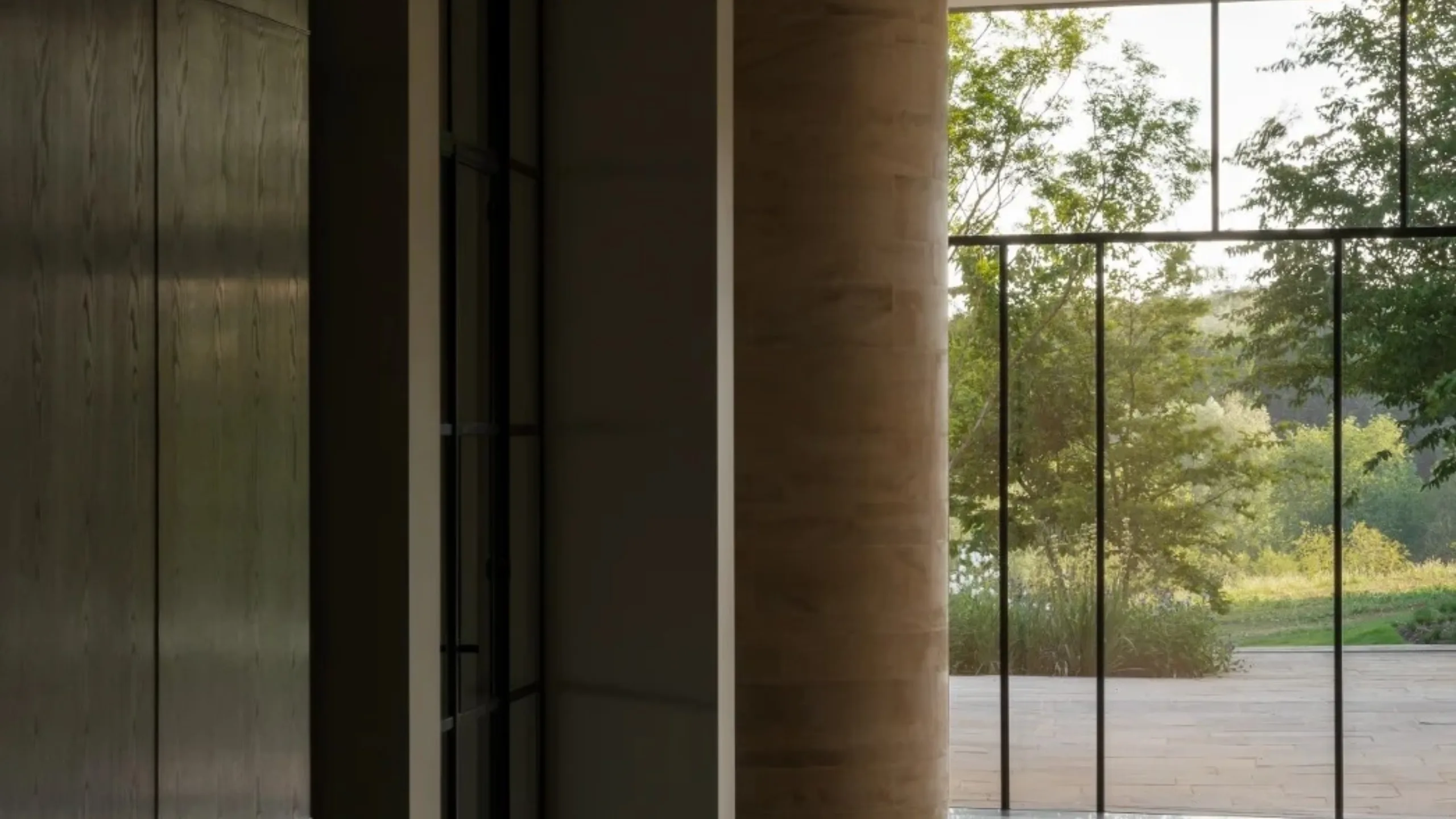 Paradise Farm in Oxfordshire (photographed by Rich Stapleton) was transformed by Richard Parr Architects