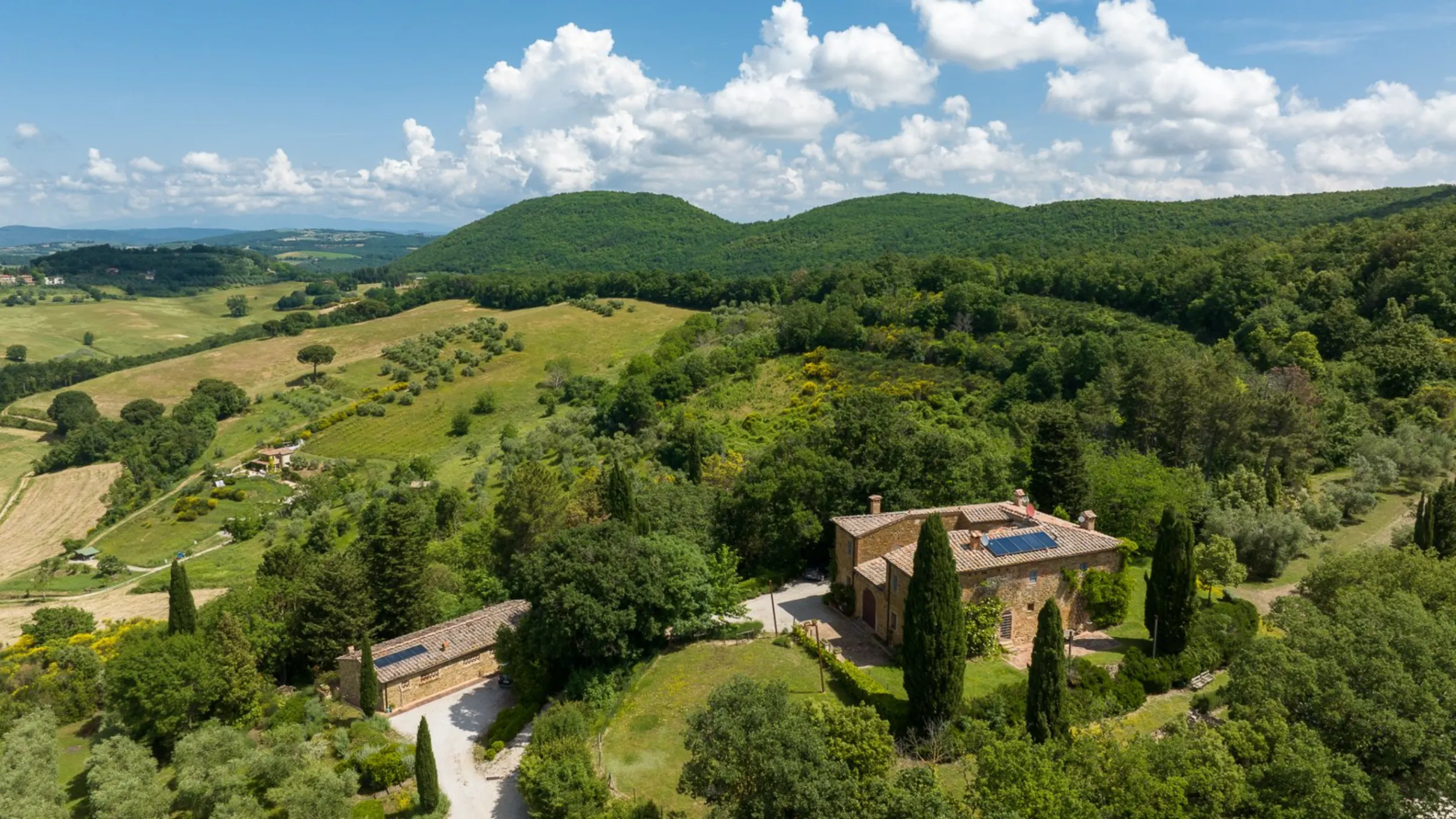7 bedroom villa for sale in Montalcino, Val d'Orcia. Guide price €2,900,000
