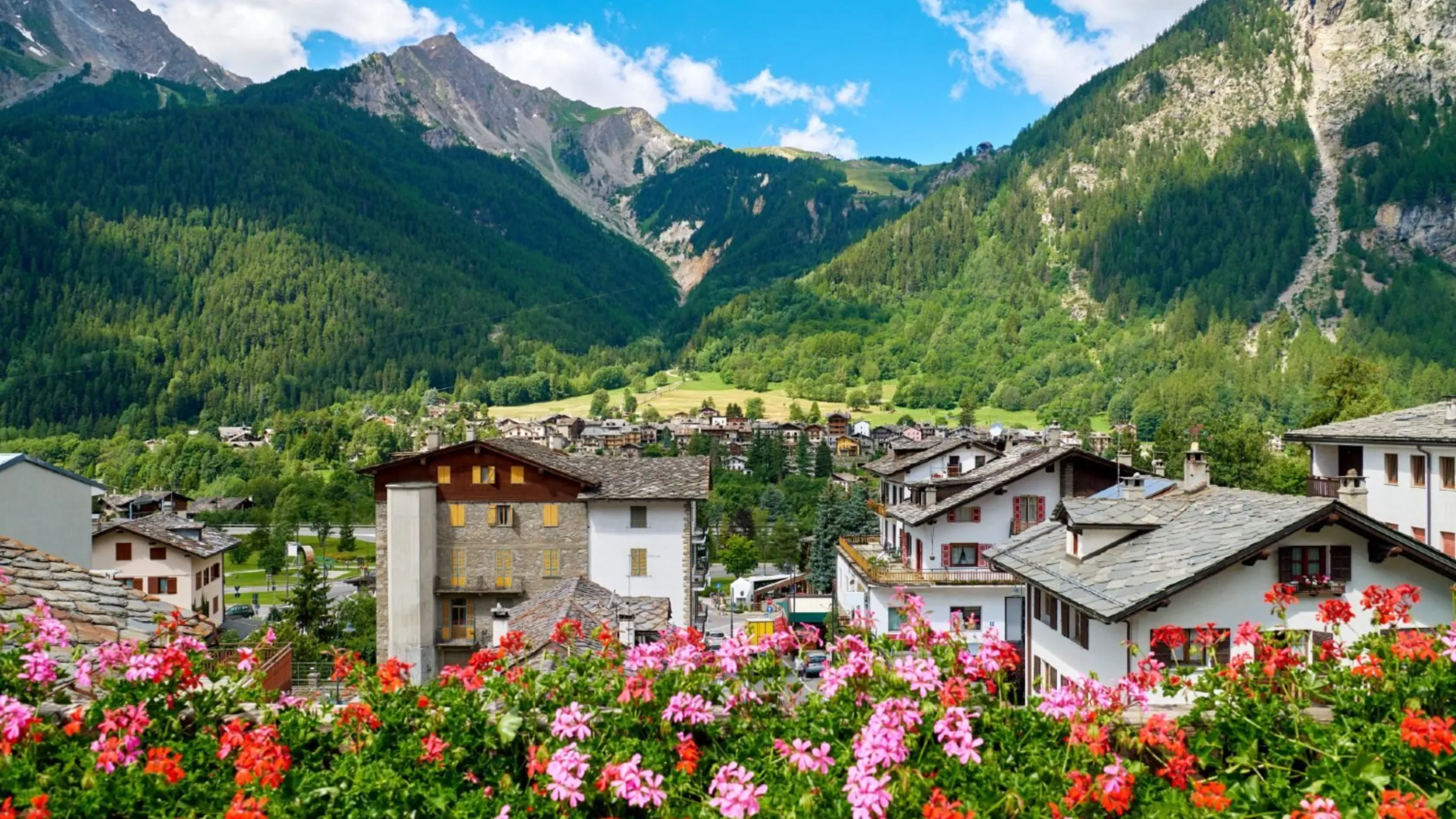 Chamonix and Mont Blanc mountain range [Getty Images]