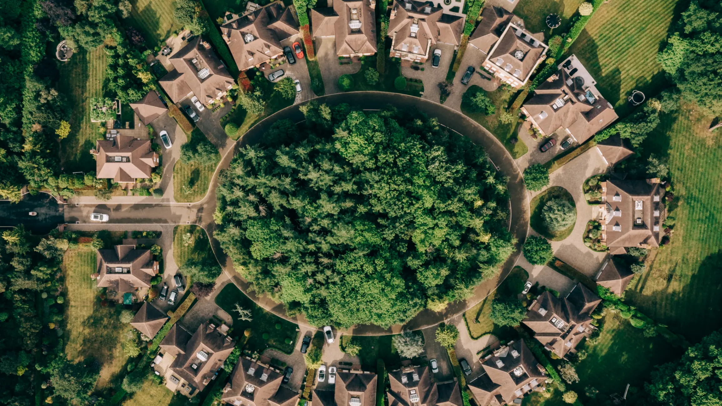 A neighbourhood in Weybridge &copy; Karl Hendon