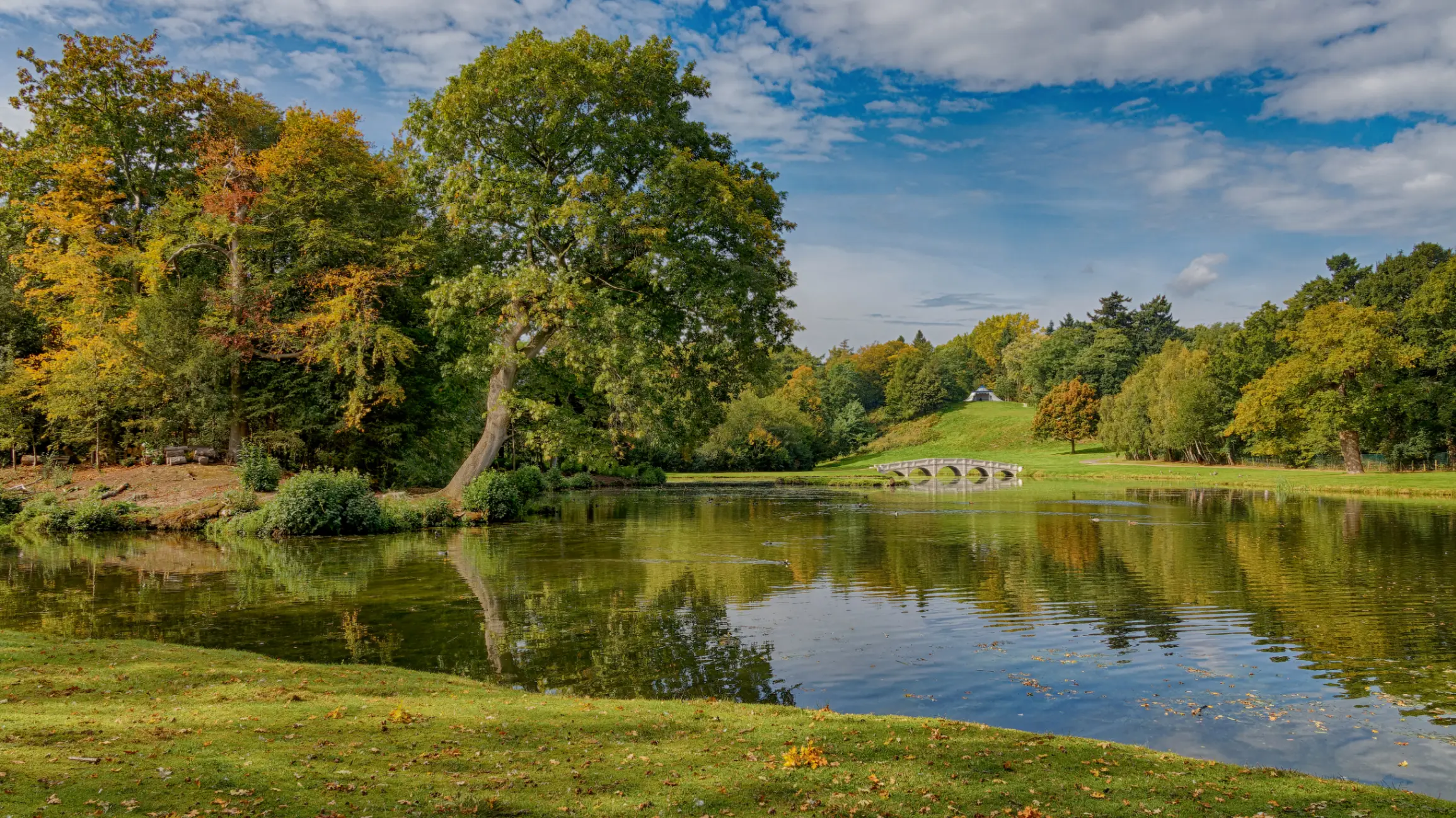Painshill gardens in Cobham 